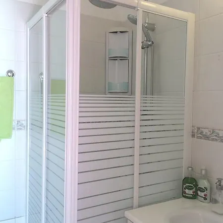 Serenity Beach House Surfer Haven * لارنكا
