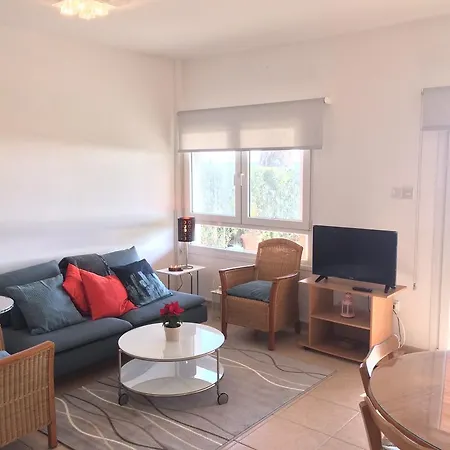 Serenity Beach House Surfer Haven * Larnaca