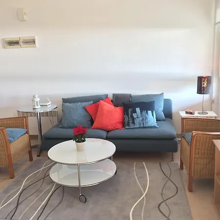 Serenity Beach House Surfer Haven بيت للعطل *