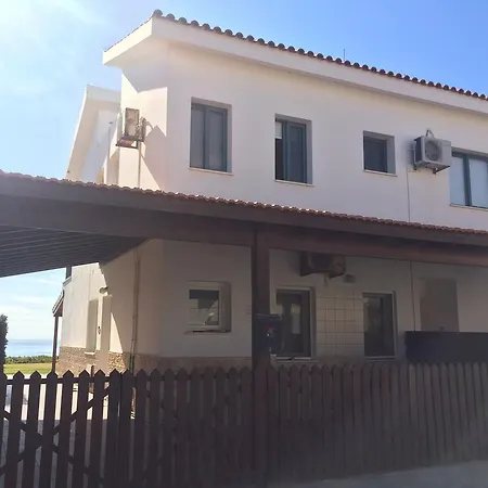 Serenity Beach House Surfer Haven Holiday home