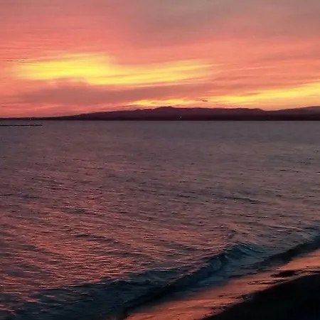 Serenity Beach House Surfer Haven Larnaca
