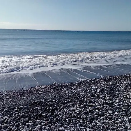 Serenity Beach House Surfer Haven بيت للعطل